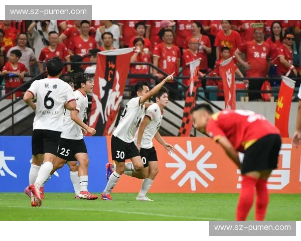 点球决胜：解析足球比赛中点球大战的关键技巧与心理博弈